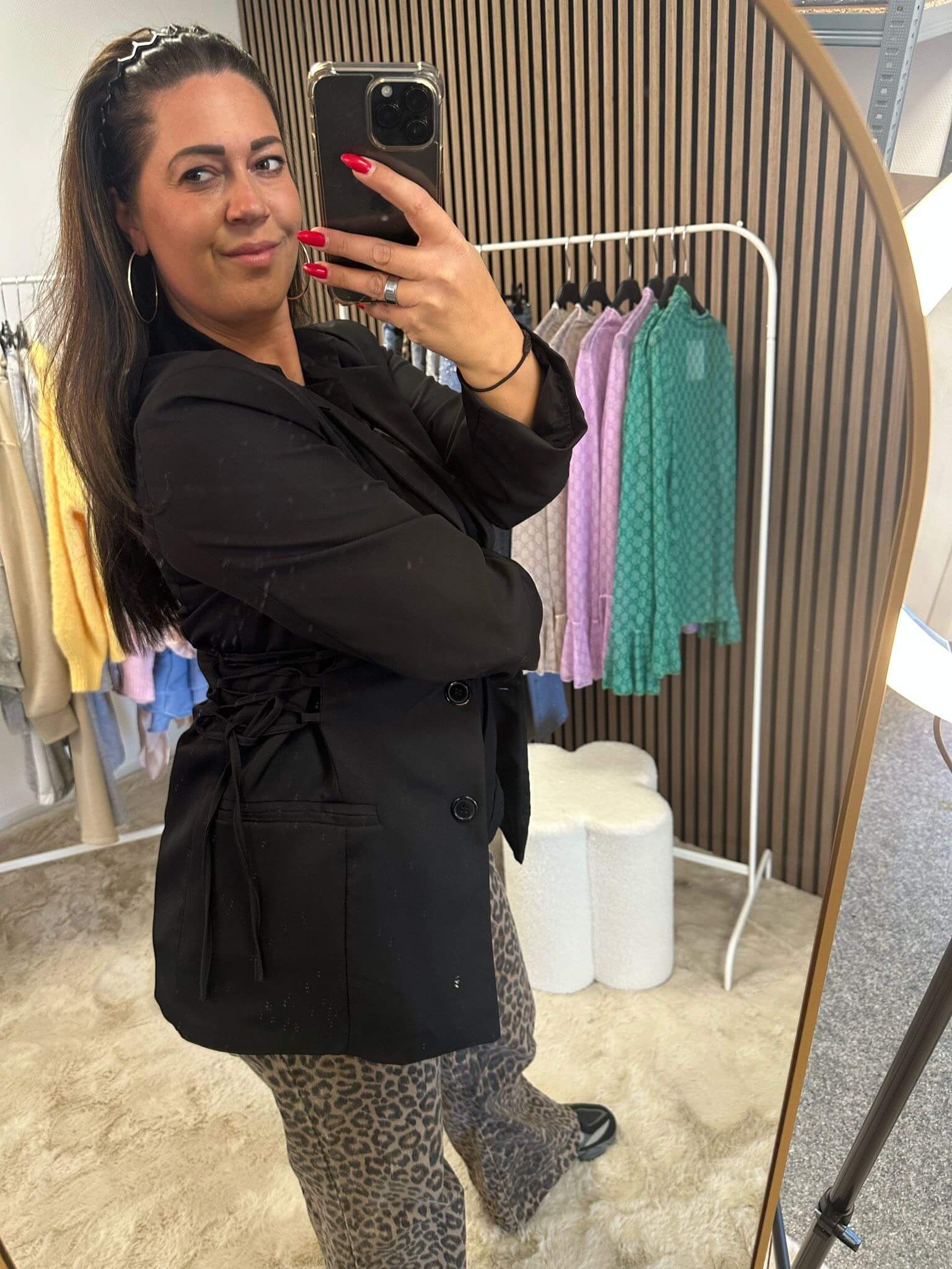 CLASSY BLAZER