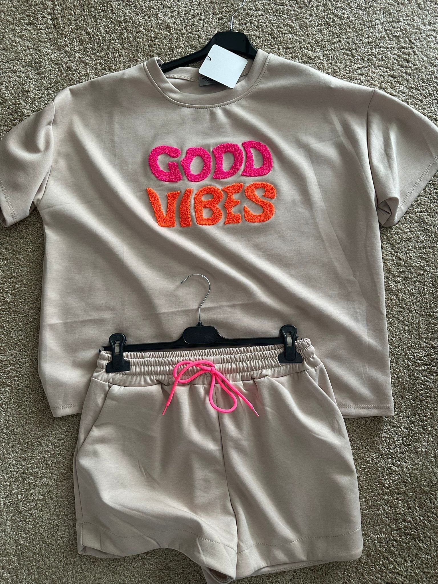 GODD VIBES SET*